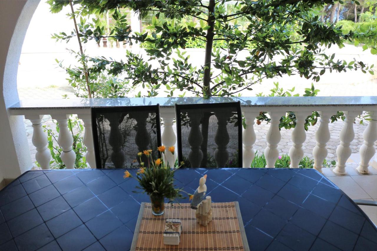 Apartments Vir Delfin Exterior foto