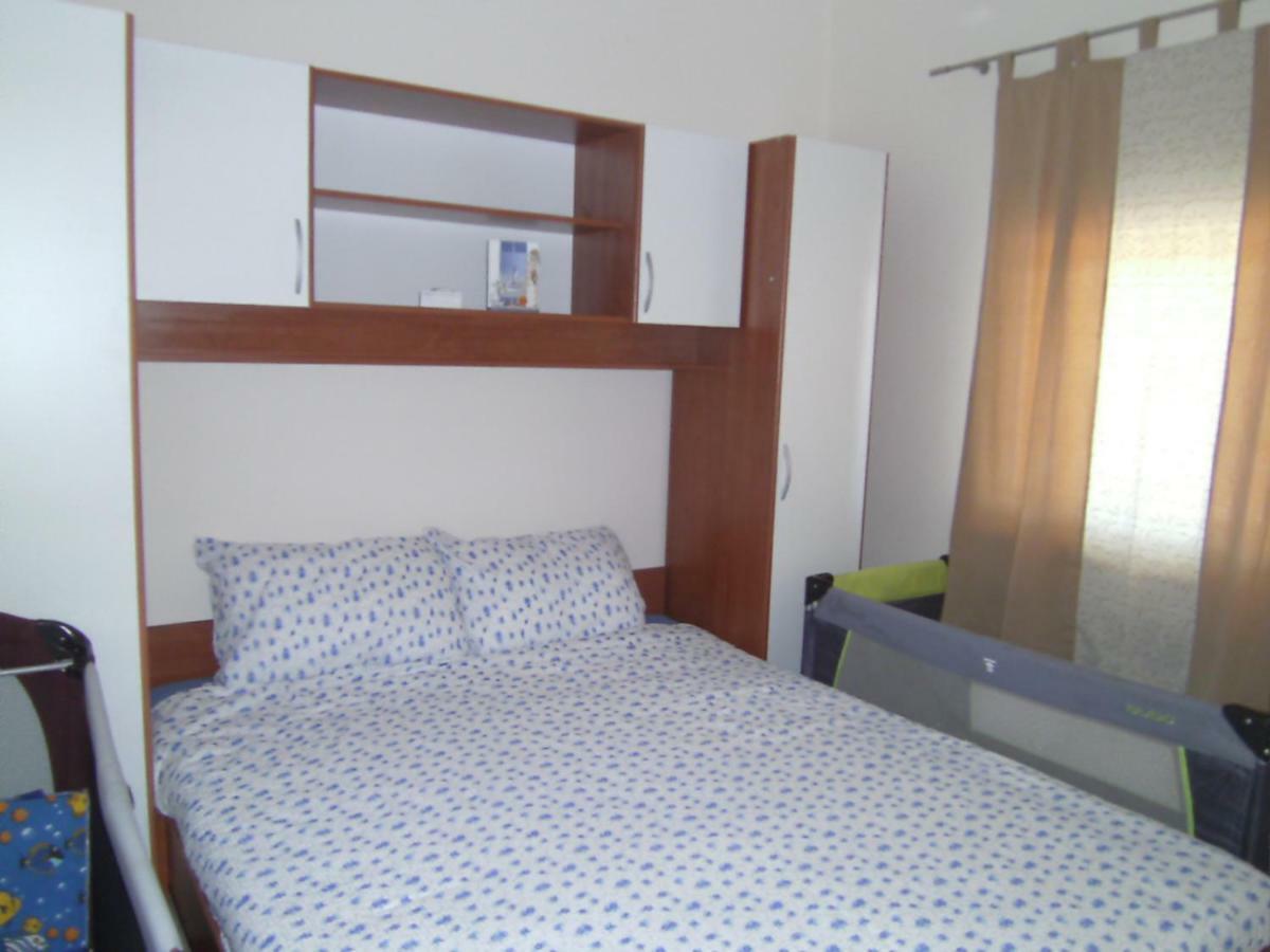 Apartments Vir Delfin Exterior foto