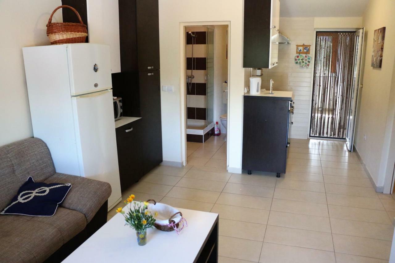 Apartments Vir Delfin Exterior foto
